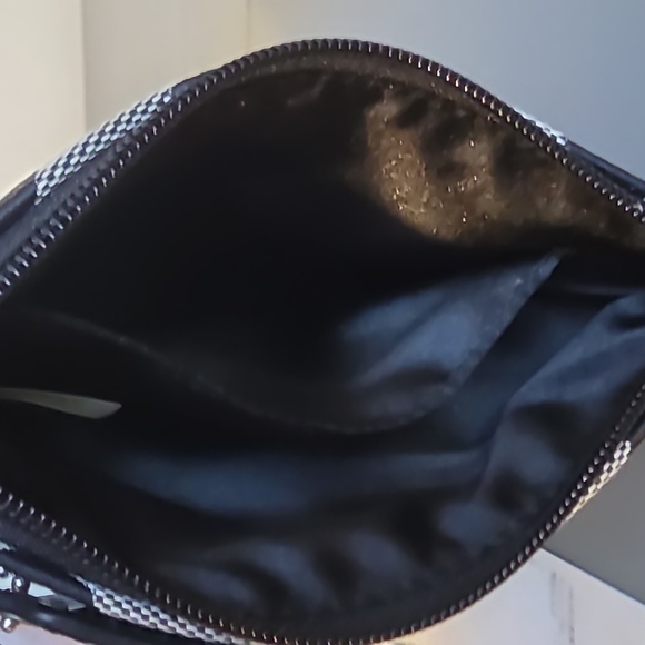 COACH NWT Black/Gray Canvas/Patent Leather Monogrammed Wristlet - Picture 7 of 8